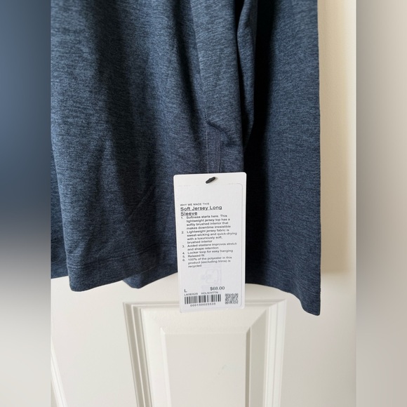 Lululemon long sleeve - Picture 3 of 4